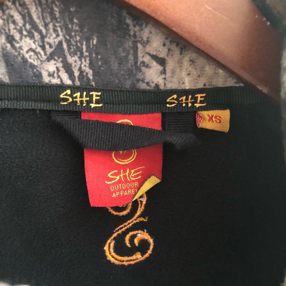 Fitted Camo Full-Zip Jacket - Picture 4 of 4